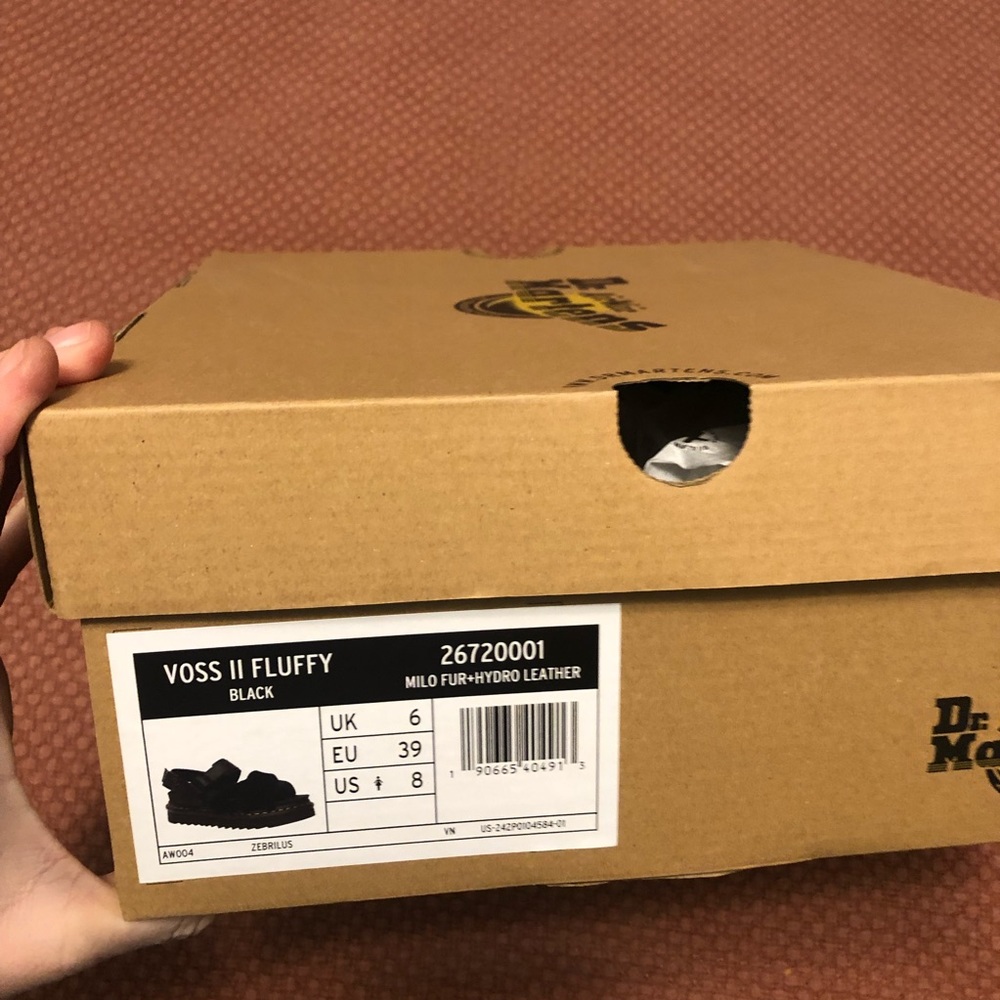 Dr Martens Voss II fluffy sandals new in box - Picture 10 of 16